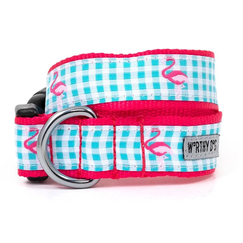  . **Dog traction rope is automatically retractable**Gingham Flamingos Dog Collar