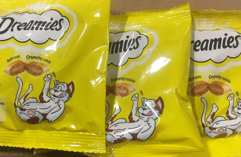 - Cat hair ball removal and hair removal cream4x Dreamies with Delicious Cheese Cat Treats (4x Packs of 30g) - Cat hair ball removal and hair removal cream4x Dreamies with Delicious Cheese Cat Treats (4x Packs of 30g)