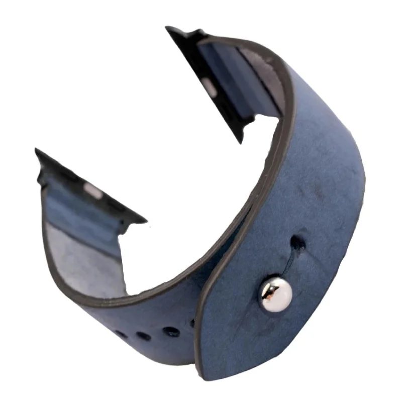 - Pet tear stain cleaning wipesApple Watch Strap In Pure Leather - Powdered Blue