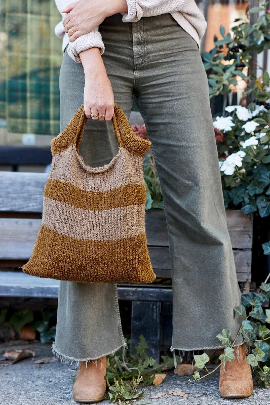 - Deodorizing cat litter tofu litterFolio Tote (Knit)