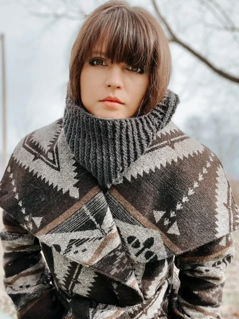 - Postoperative pet anti-licking Elizabethan collarKnit Kit - Noori Hooded Cowl